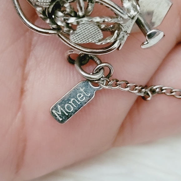 Monet Etched Heart Link Bracelet - Picture 10 of 10